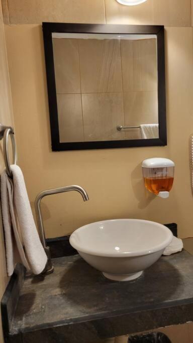 Апартаменти Departamento Privado7, 2 Camas Matri, Parking, Cocina Equipada, Wifi 65 Mb, 2 Climas,Centrico,Tv Smart Сьюдад-Вальес Екстер'єр фото